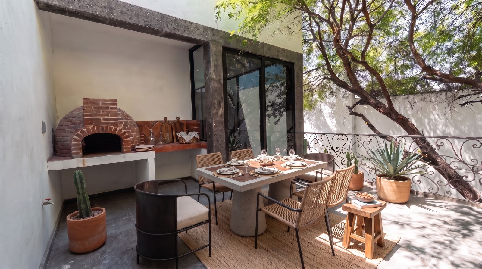 Casa Serafín | A Charming Home with Space to Live, Create & Entertain